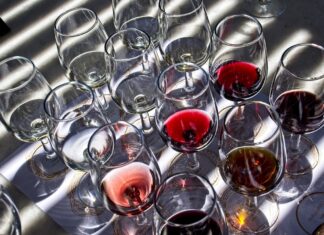 Sklep z winem – jak dobrać trunek idealny na wyjątkową kolację?