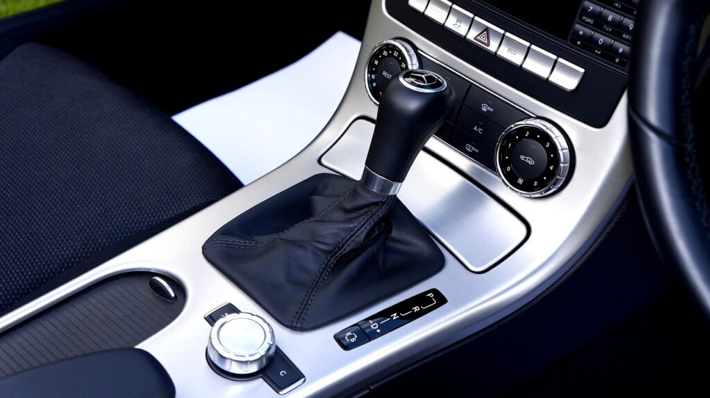 Smart przystanki – technologia wspiera transport zbiorowy