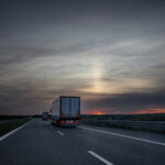 Zarządzanie ryzykiem w transporcie międzynarodowym – jak zabezpieczyć ładunek przed nieprzewidzianymi zmianami geopolitycznymi?