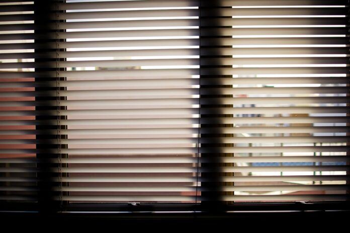 tookapic-window-blinds-932644_1280