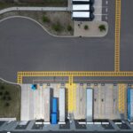 Przestój ciężarówki na załadunku – jak legalnie naliczyć i wyegzekwować rekompensatę?