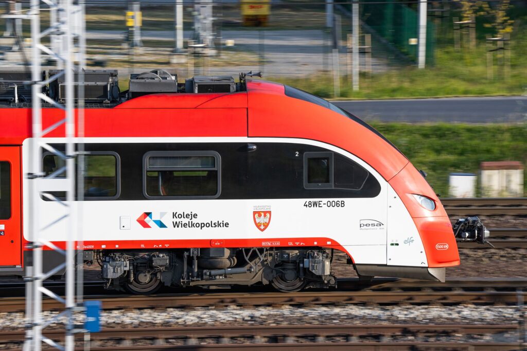 Błędy przy zamawianiu transportu całopociągowego – 7 pułapek w umowach z przewoźnikami